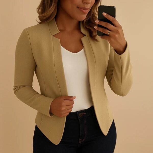 Blazer damski taliowany bez zapięcia | Elegancki styl do pracy – Beżowy