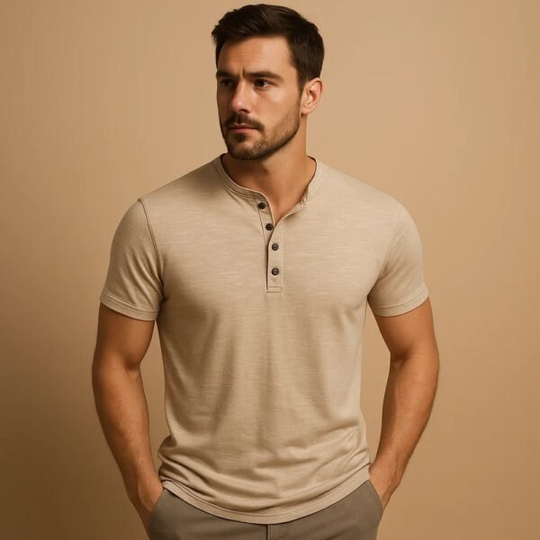 T-shirt męski henley | Krótki rękaw i dekolt z guzikami na co dzień – Beżowy